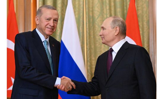 Хар тэнгисийн үр тарианы хэлэлцээрийг үргэлжлүүлэхээр боллоо