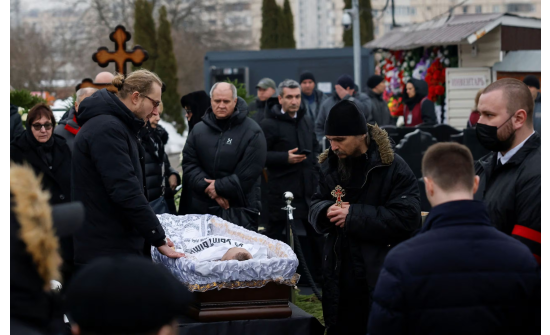 Алексей Навальныйн оршуулга дээр "Терминатор 2" киноны хөгжим эгшиглэв