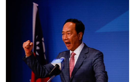Тайвань: “Foxconn” компанийн ерөнхийлөгч Тэрри Гоу ажлаа өглөө