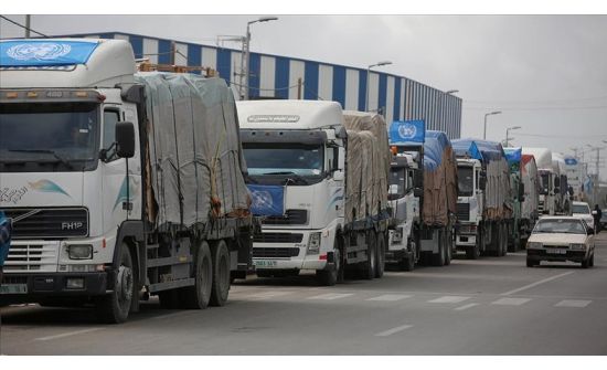 Газын зурваст газрын тос, байгалийн хий тээвэрлэсэн машинууд очлоо
