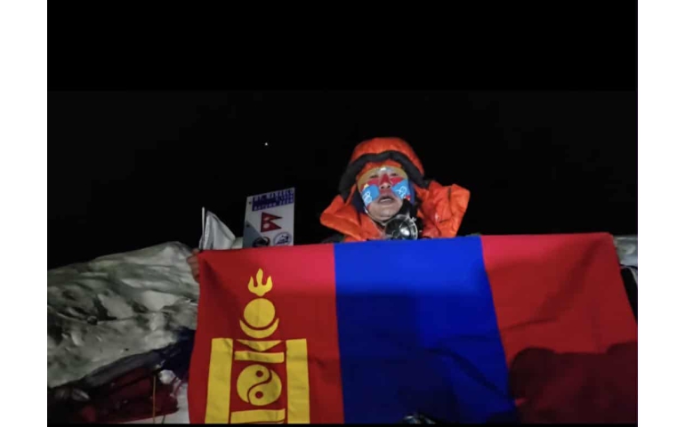 8163 метр өндөр Манаслу оргилд гарсан О.Золбоохүү өнөөдөр эх орондоо ирнэ